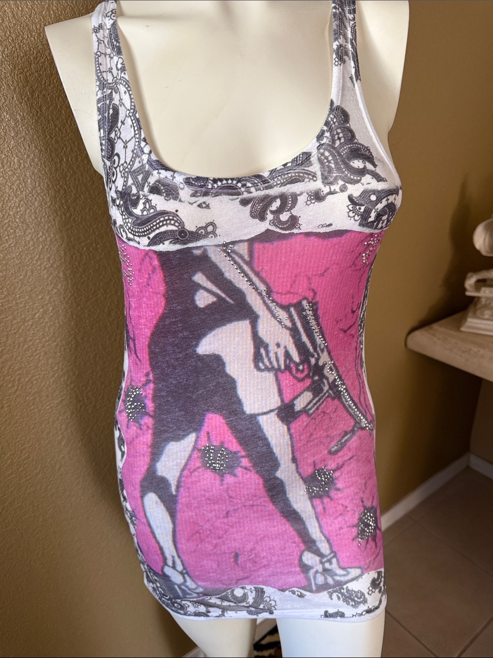 Women's Pink Graphic Rhinestone Scoop Neck Tank Top